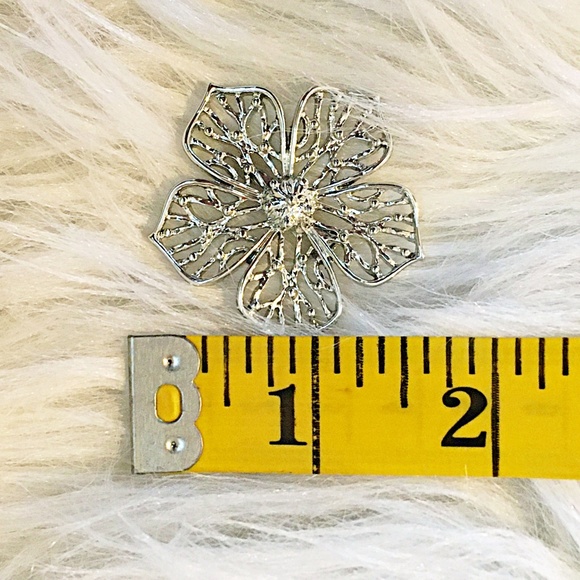 Vintage Poinsettia Flower Welded Metal Brooch - Picture 10 of 10